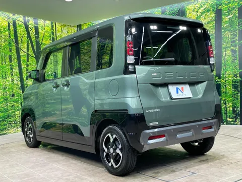 Mitsubishi Delica Mini