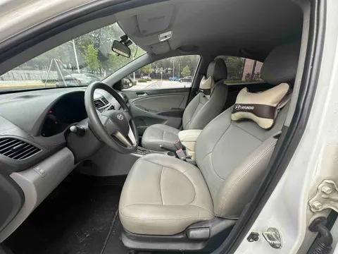 Hyundai Reina