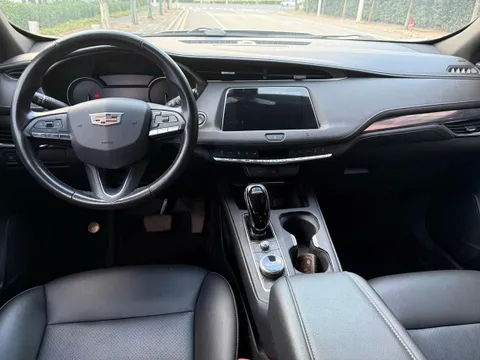 Cadillac XT4