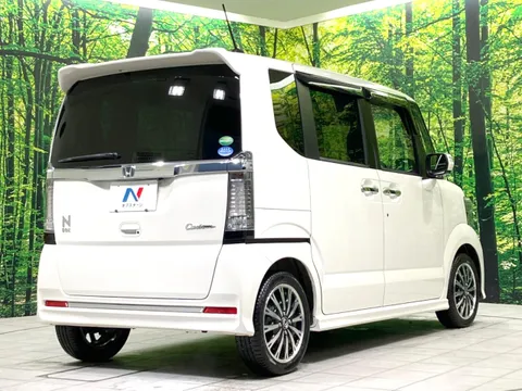 Honda N-BOX Custom