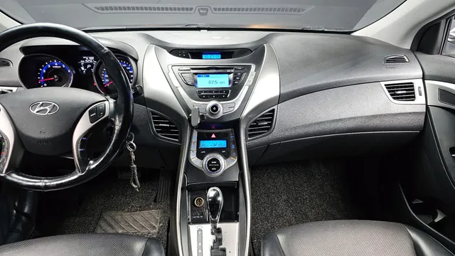 Hyundai Elantra (Avante)