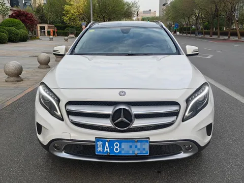Mercedes-Benz Mercedes-Benz GLA