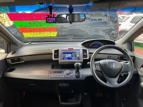 Honda Freed Spike