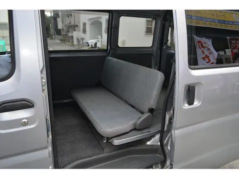 Nissan Clipper Van