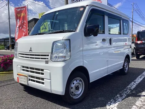 Mitsubishi Minicab Van