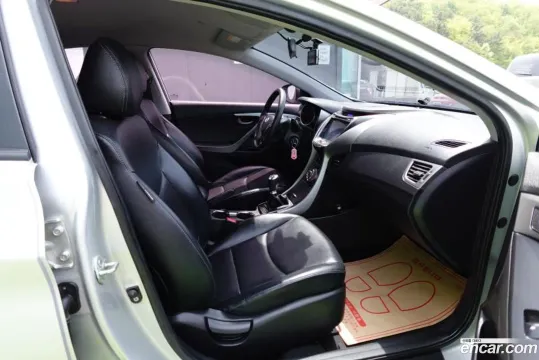 Hyundai Elantra (Avante)