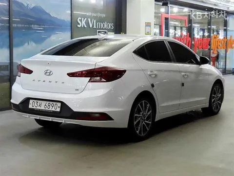 Hyundai Elantra (Avante)