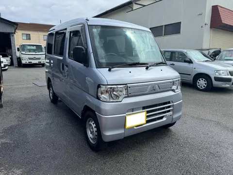 Mitsubishi Minicab Van