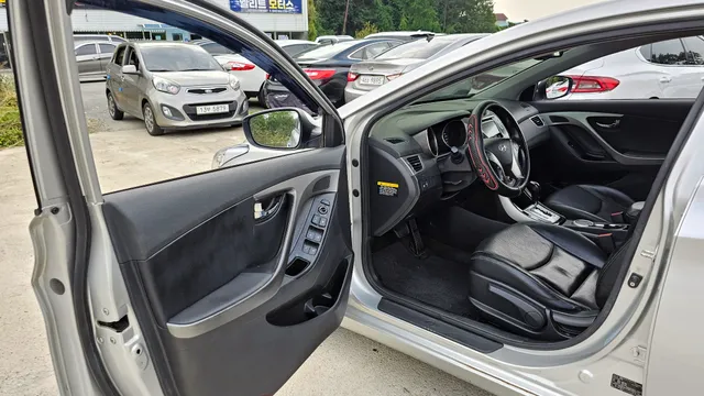Hyundai Elantra (Avante)