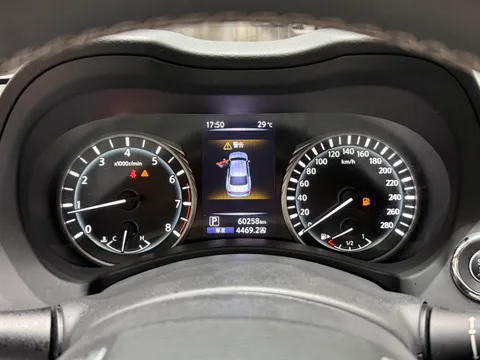 Infiniti Q50L