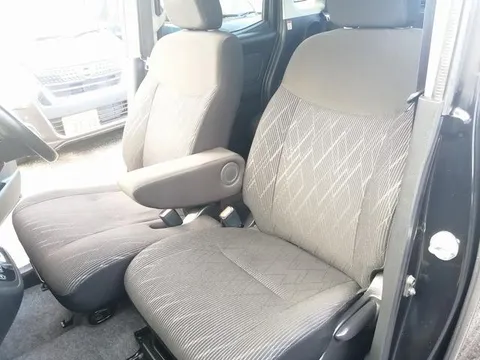 Mitsubishi eK Space Custom