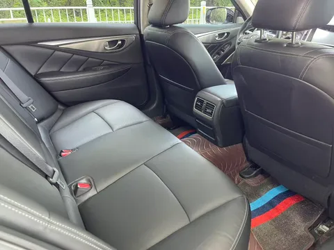Infiniti Q50L
