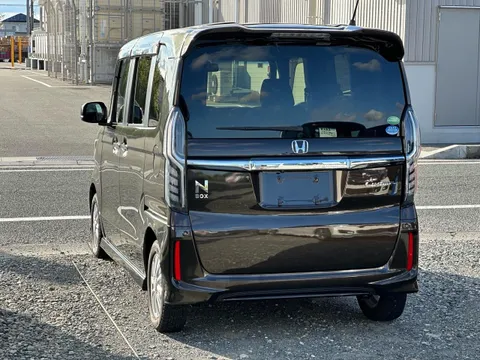 Honda N-BOX Custom
