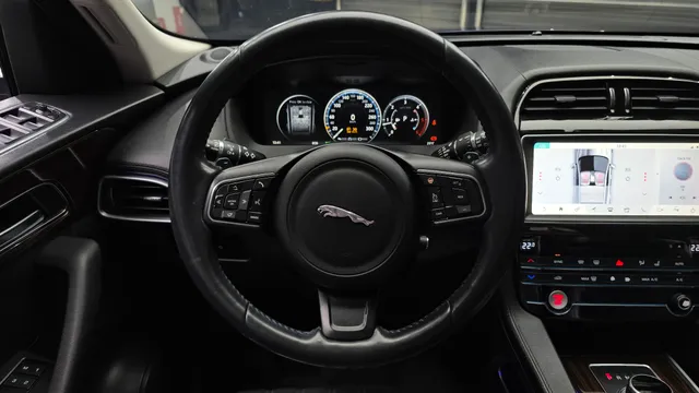 Jaguar F-Pace