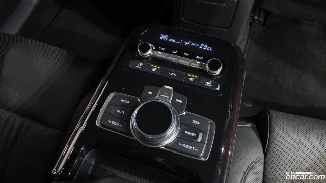 Genesis G90 (EQ900)