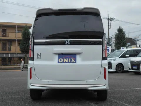 Honda N-BOX Custom