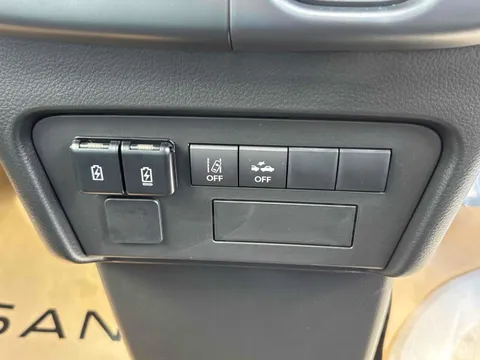 Nissan Clipper Van