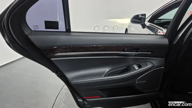 Genesis G90 (EQ900)