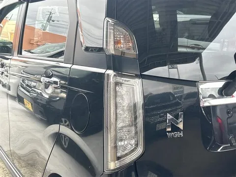 Honda N-WGN Custom