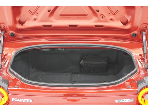 Mazda MX-5 (Roadster)
