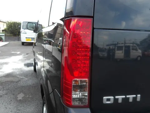 Nissan Otti