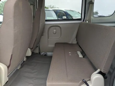 Nissan Clipper Van