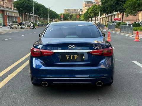 Infiniti Q50L
