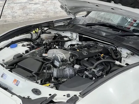 Mazda MX-5 (Roadster)