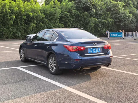 Infiniti Q50L