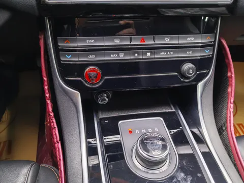 Jaguar XEL