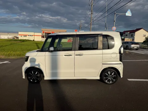 Honda N-BOX Custom
