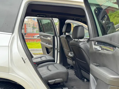 Cadillac XT6