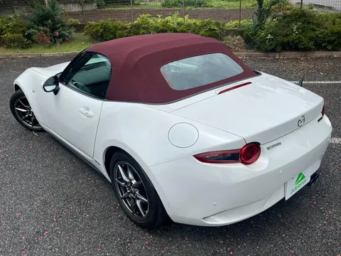 Mazda MX-5 (Roadster)