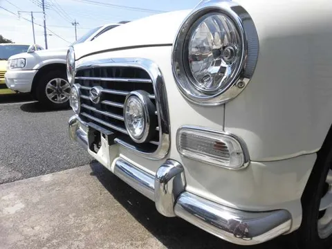 Daihatsu Mira Gino