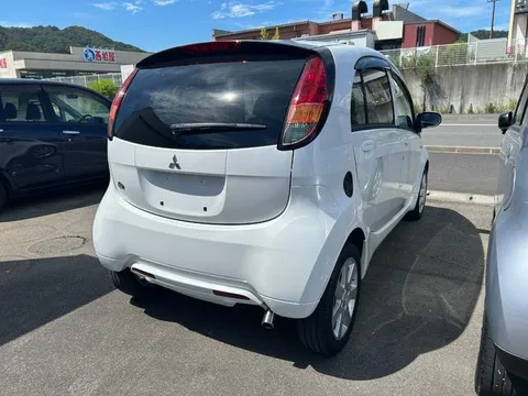 Mitsubishi I