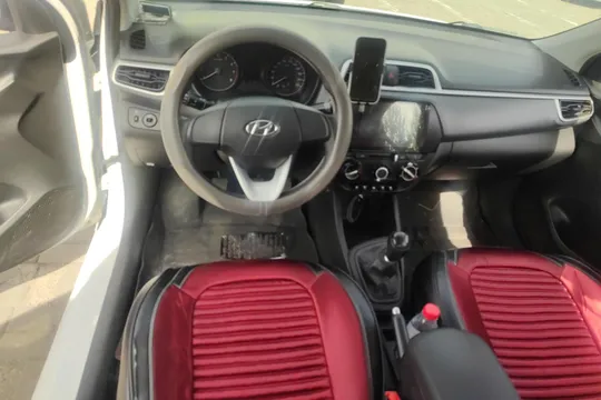 Hyundai Reina