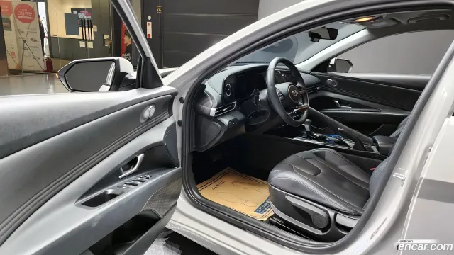 Hyundai Elantra (Avante)