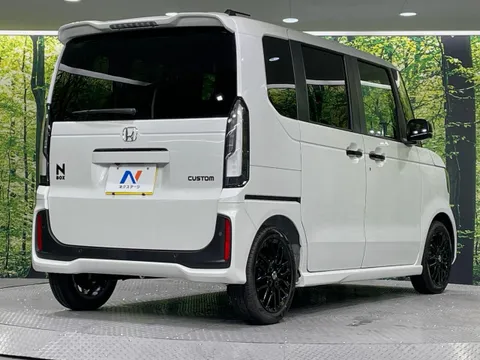 Honda N-BOX Custom