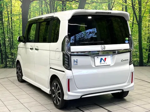 Honda N-BOX Custom