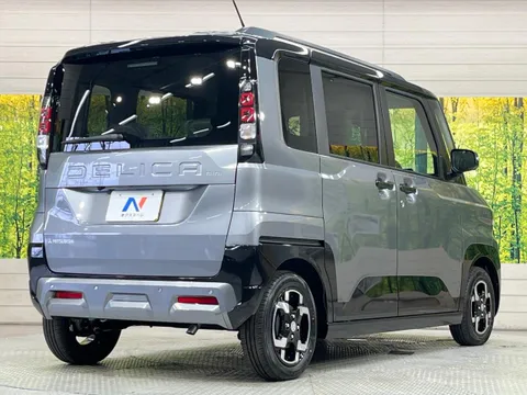 Mitsubishi Delica Mini