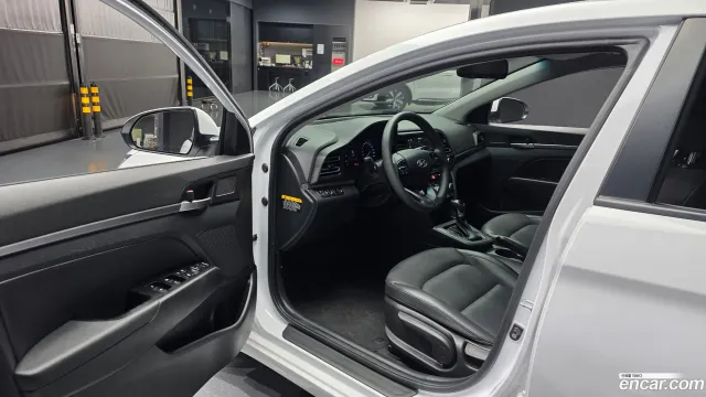 Hyundai Elantra (Avante)