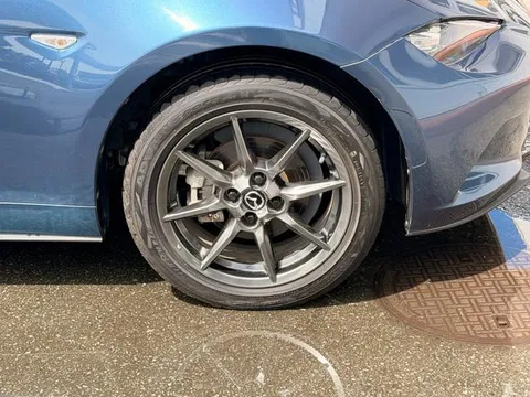 Mazda MX-5 (Roadster)