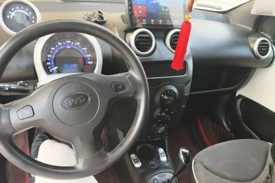 BYD F0