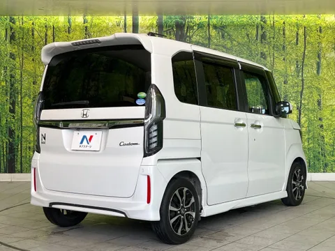 Honda N-BOX Custom
