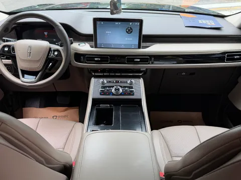 Lincoln Aviator