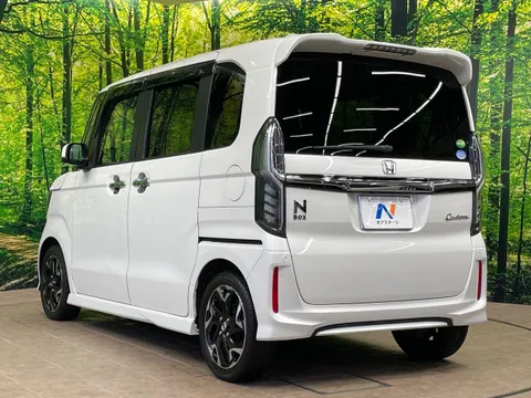 Honda N-BOX Custom