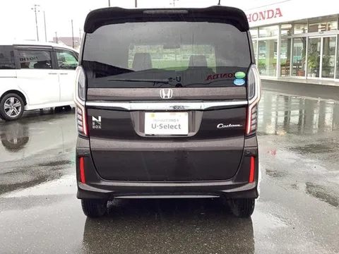 Honda N-BOX Custom