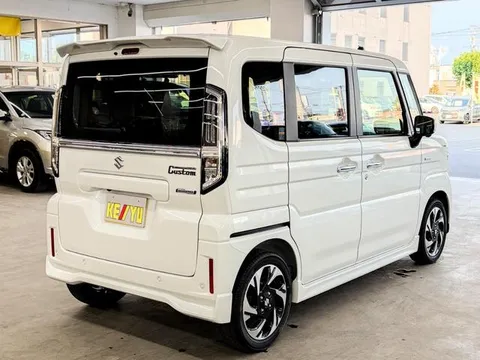 Suzuki Spacia