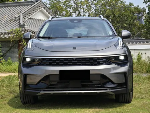 Lynk & Co 01