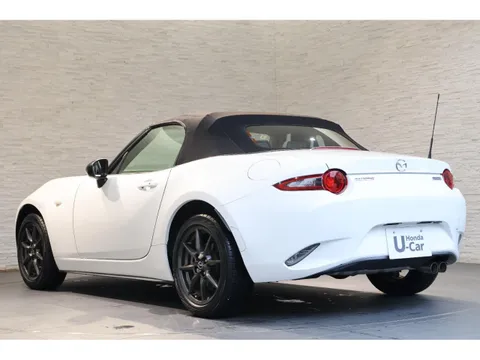 Mazda MX-5 (Roadster)